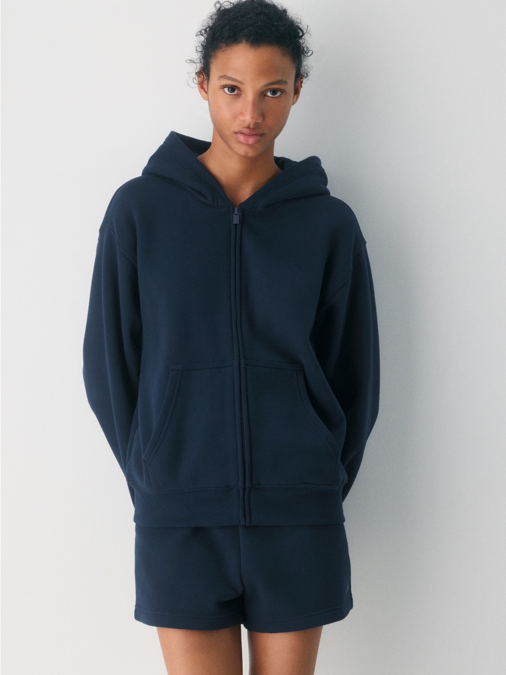 Aritzia perfect sweatfleece zip hoodie size L